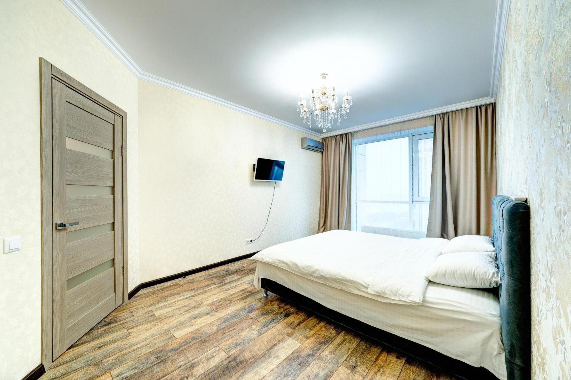 Apartment Voskresenska 18 , Парковые Озера Kyiv Room photo