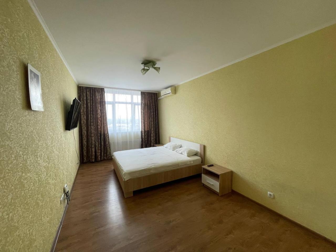 Apartment Voskresenska 18 , Парковые Озера Kyiv Exterior photo